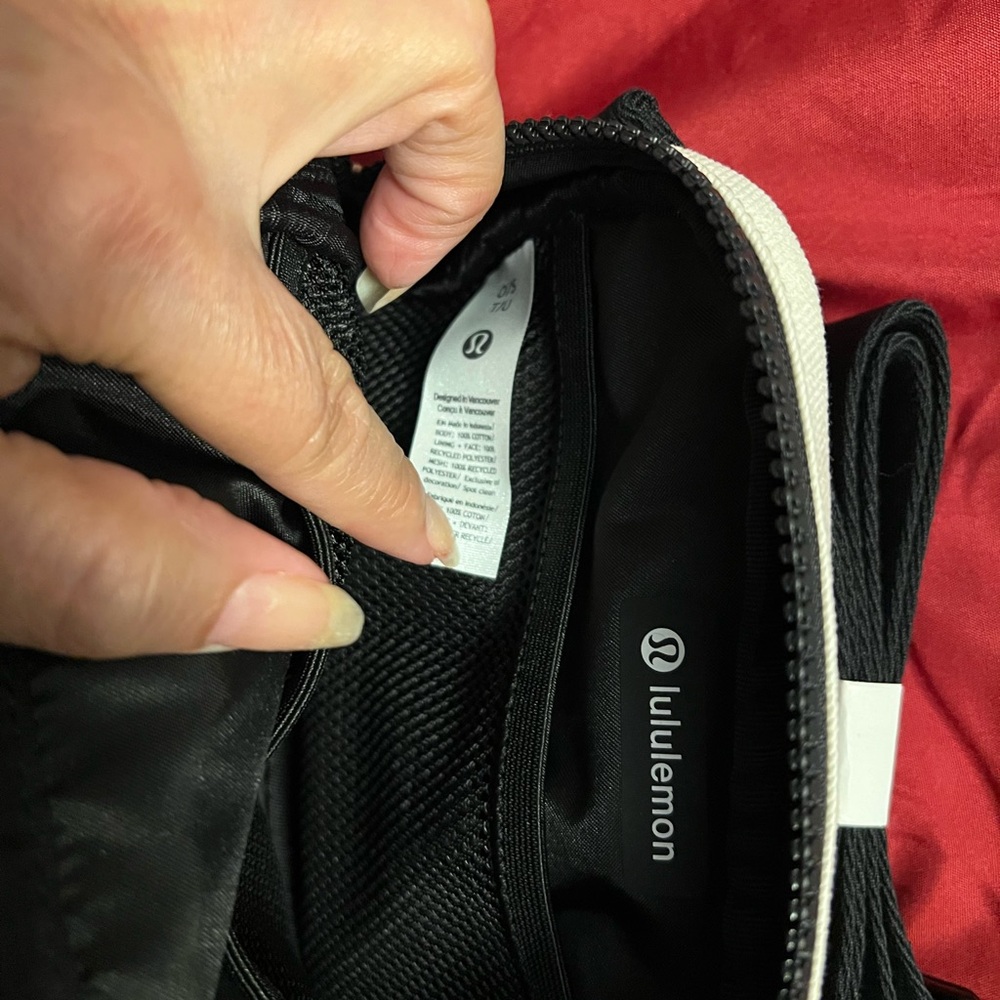 Lululemon - Picture 5 of 5